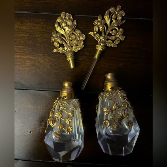 2 VICTORIAN PARFÜM BOTTLES - Picture 4 of 5